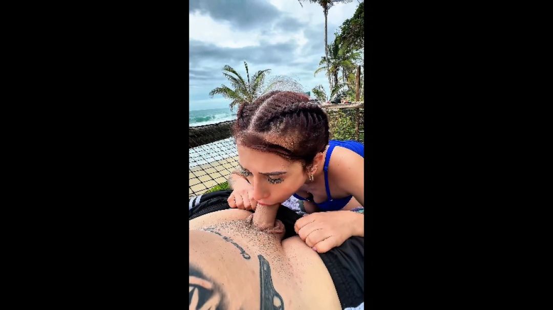 PinkySweet:Blowjob and cum in mouth on the beach