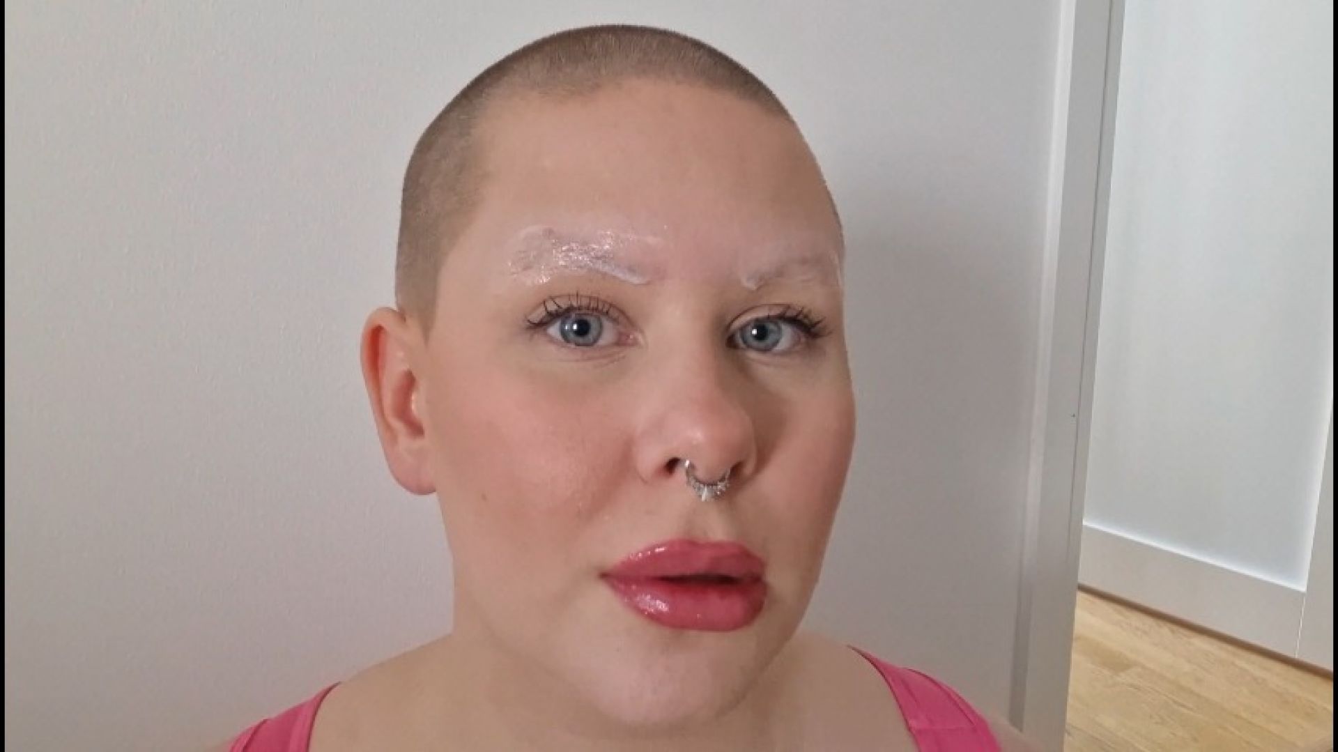 TheNylaRen:Pure Eyebrow Shave with real Cum