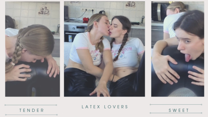 margolisa:Latex Obsession: Blonde &amp;amp; Brunette Show Off Their Fetish Leg