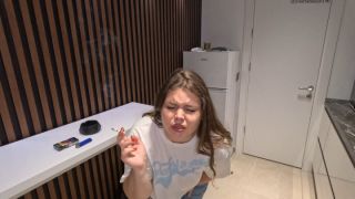 [1.13 GB] - Smoking and farting in jeans 4k - Yourfantasy6190