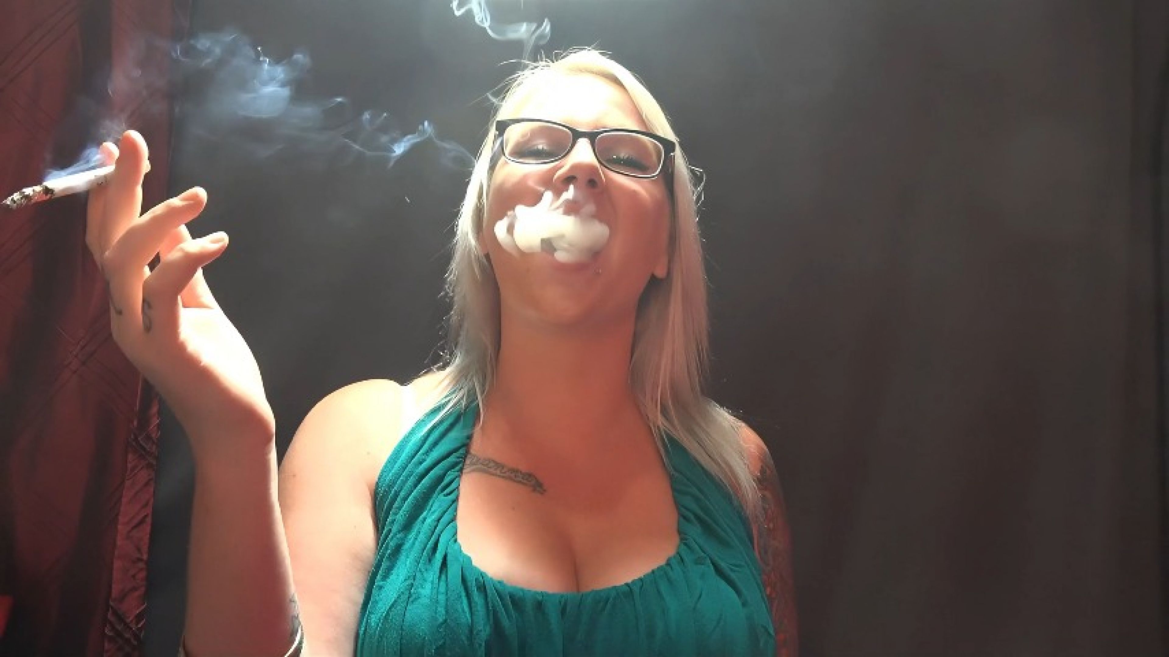 maddy66:Power smoking BiBi is taking monstrous double drags