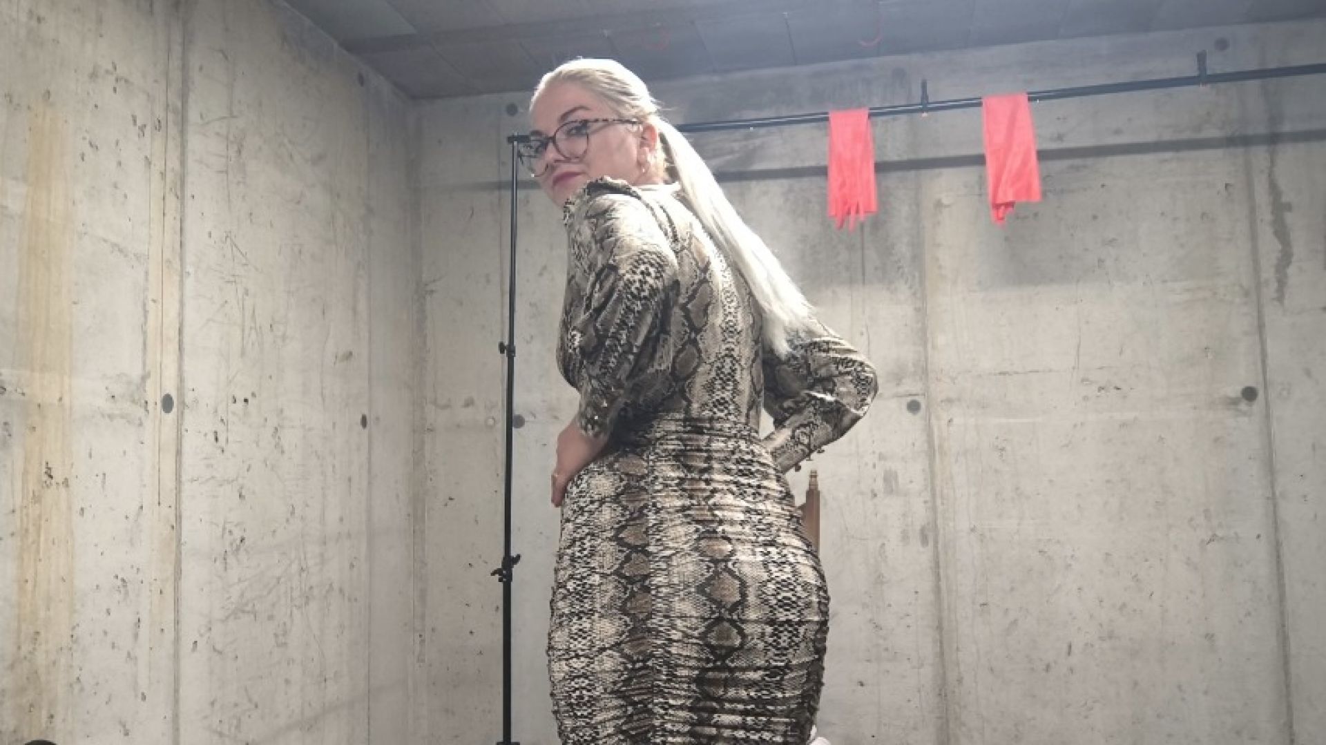 GoddessMarlena:Tease and denial Rip off