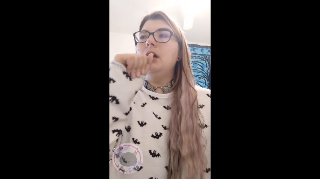 VioletKitten613:drinking soda and burping while we chat
