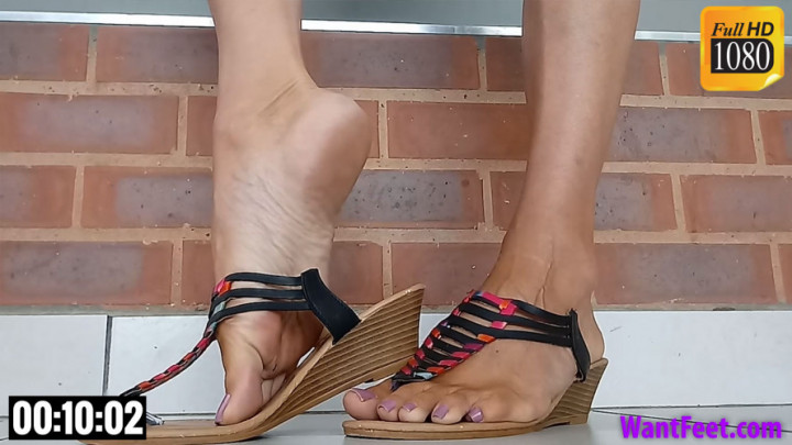 Sandals Standing Shoeplay HD wantfeet