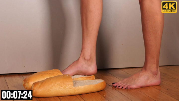 Vivian Bread Slippers 4K wantfeet