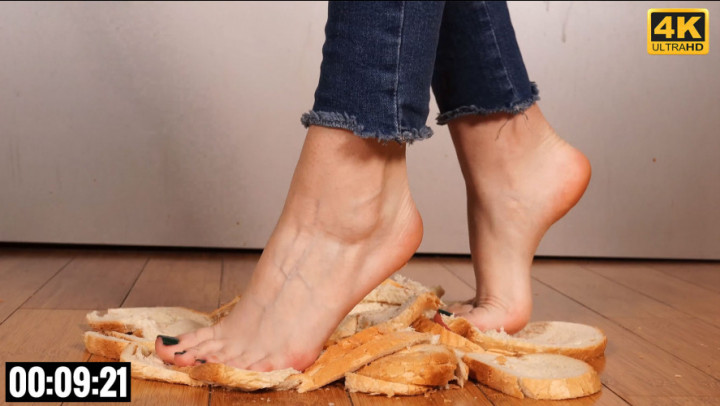 Samara Bread Crush 4K wantfeet