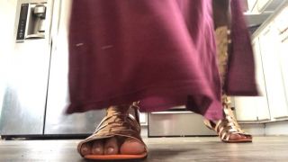 [518.34 MB] - giantess cooking - MXDominCrushgoddess