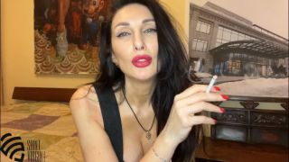 [1.14 GB] - Hot MILF smokes cigarette & fuck myself - LizaVirgin