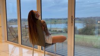 [1.03 GB] - Wet Mess all over the Balcony Glass Door - SuzieLove212