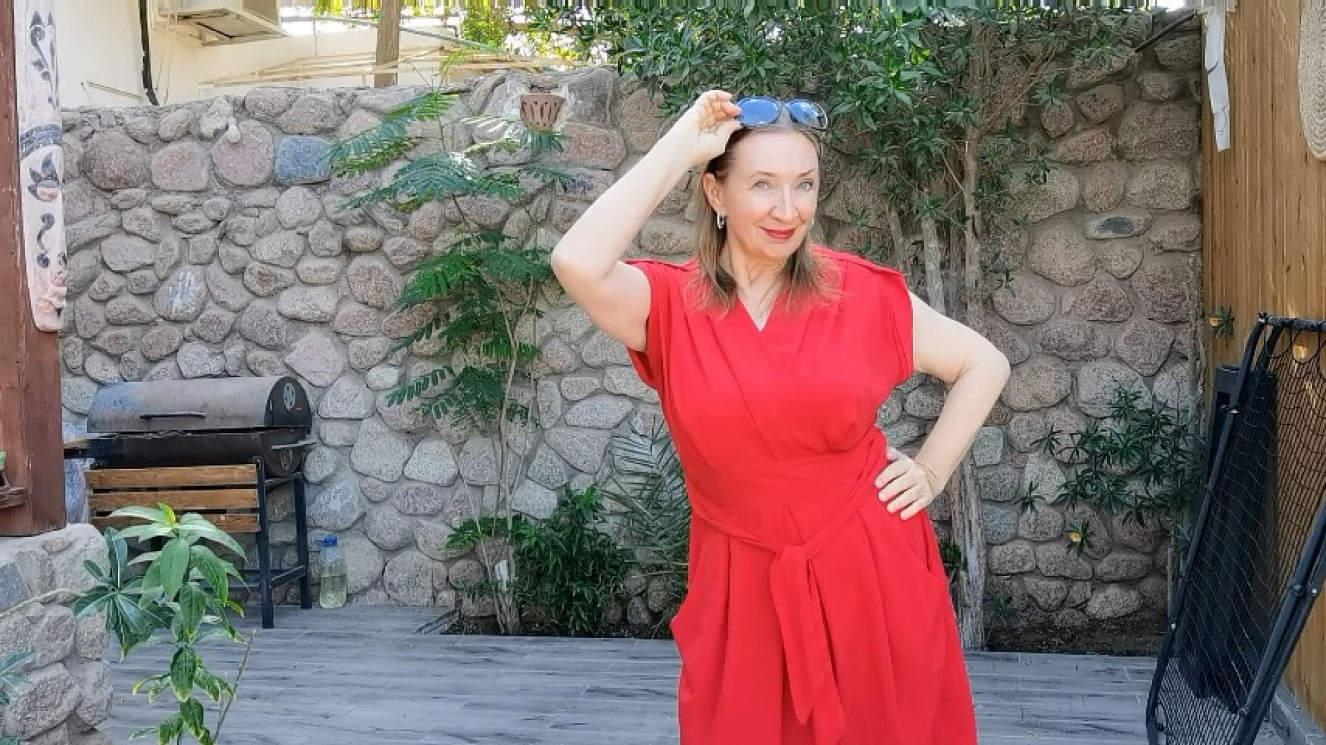 MariaOld - Dancing in Red, Blooming in Desire - ManyVids