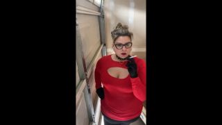 [118.78 MB] - Showing some cleavage - SmokingMistressLex