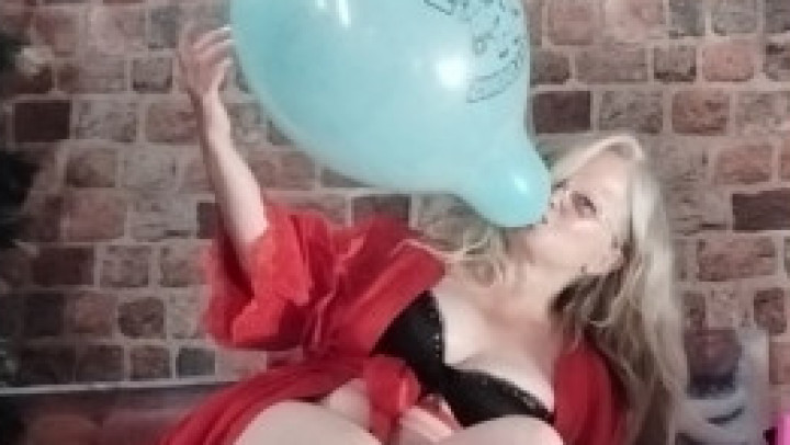 DoribellTinkerbell:Sit to pop punch balloons