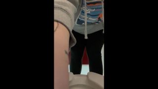 [212.74 MB] - Public bathroom pee - BellaBuds