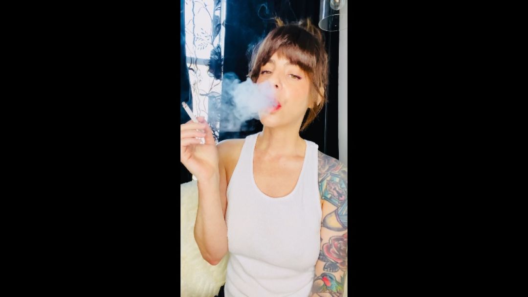 Dani Lynn:Smoking Clip #83