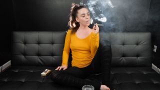 [354.45 MB] - Smoking in Yellow Shirt - Dani Lynn