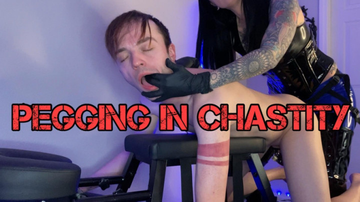 xkristyleex:Pegging Fxxk Buck in Chastity