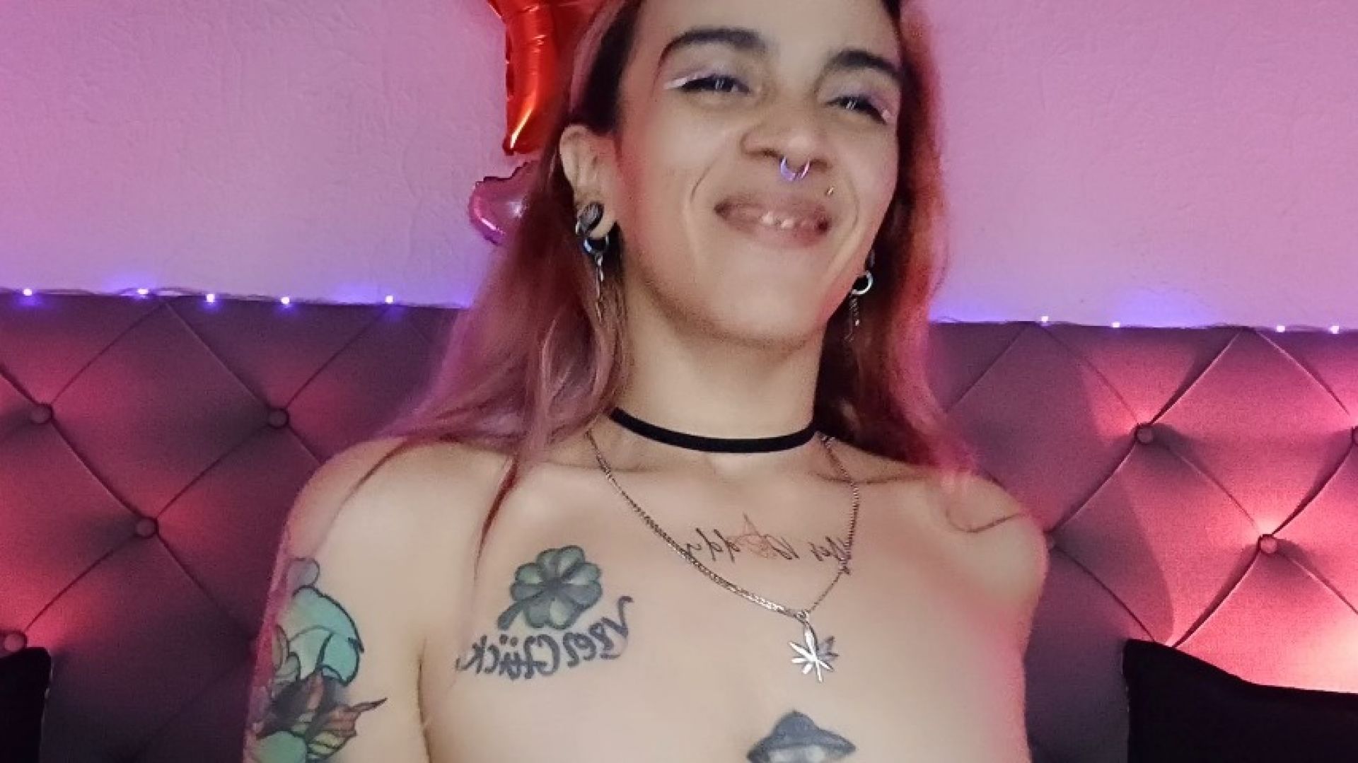 DannaCastle:My face, my ass, my pussy and my anal plug