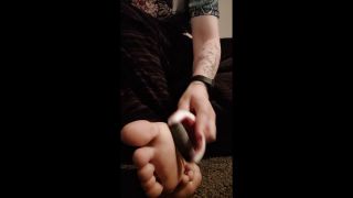 [243.35 MB] - Smoothing my feet - GothixStonerQueen