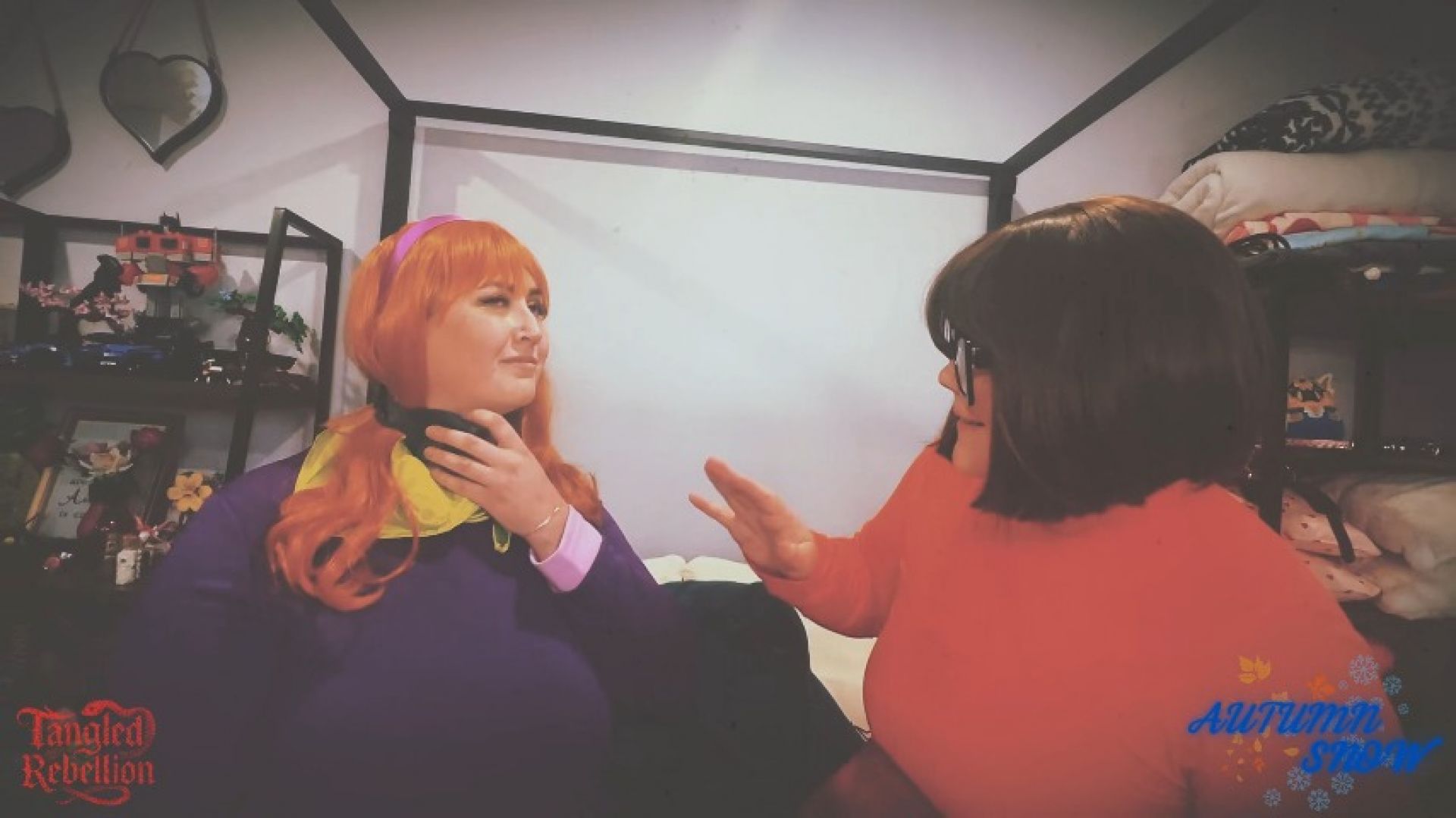 Autumn Snow:Jinkies! Velma and Daphne Test Scoobs New Collar