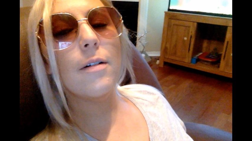 HICCUPS & Burping IN my SUNGLASSES Mandy19