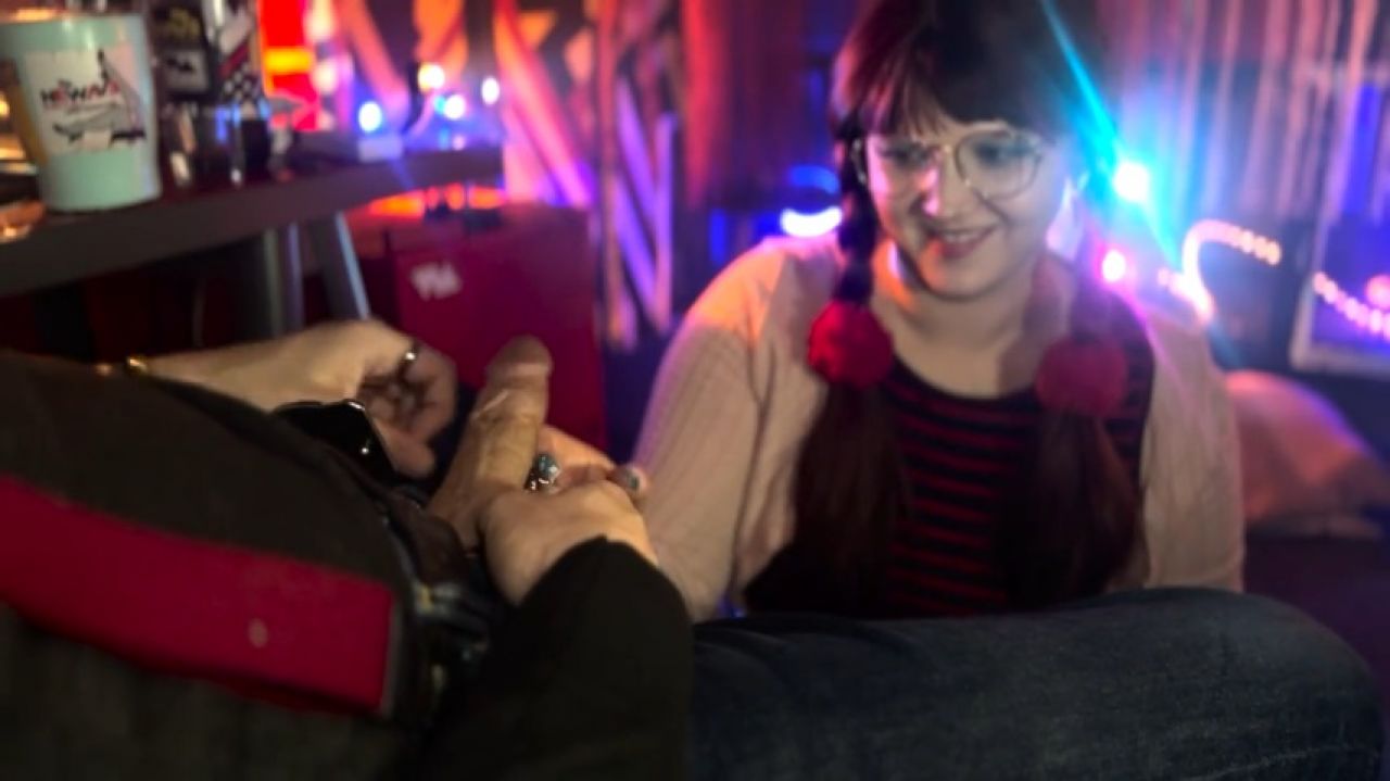Little Red Russian:MY FIRST BLOWJOB