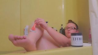 Shaving My Legs And Flashing My Feet Goddess Vixen