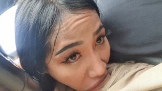 Car Blowjob to Burn Some Time ThaiNymph
