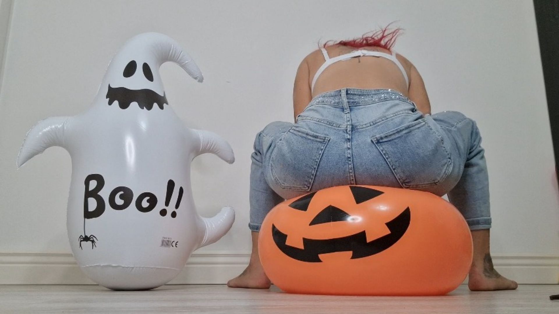 Crystalmary001 Feet leaks: HALLOWEEN INFLATABLE RIDING WILD BUTT BOUNCING FEET JUMP