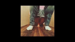 [275.23 MB] - Playing on my new bathroom floor lol - Cholefields