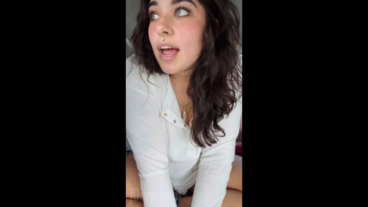 j0ivyy:Cumming in my Car