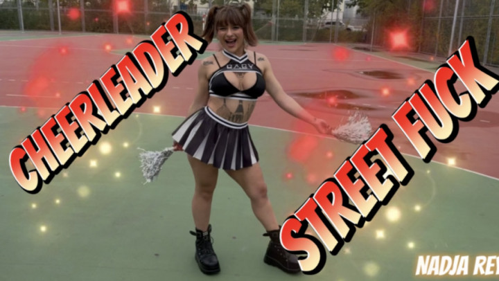 Delara Kassari:CHEERLEADER FUCKING IN PUBLIC