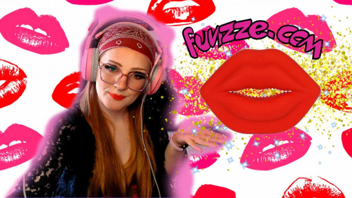 sweetcheekscapone:How to use lip shaped nipple clamps from Funzze.com