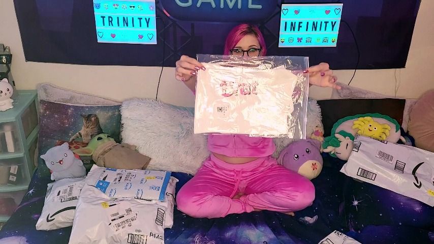 Trifinity Infinity trinity_infinity - Unboxing My Fun New Outfits - ManyVids