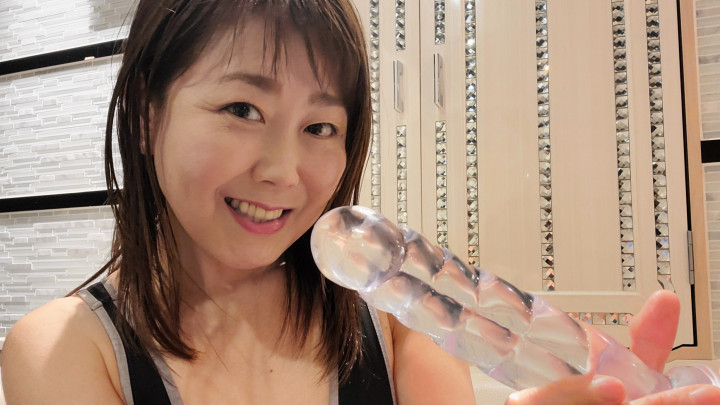 Mayumi Kanzaki:MILF with a dildo