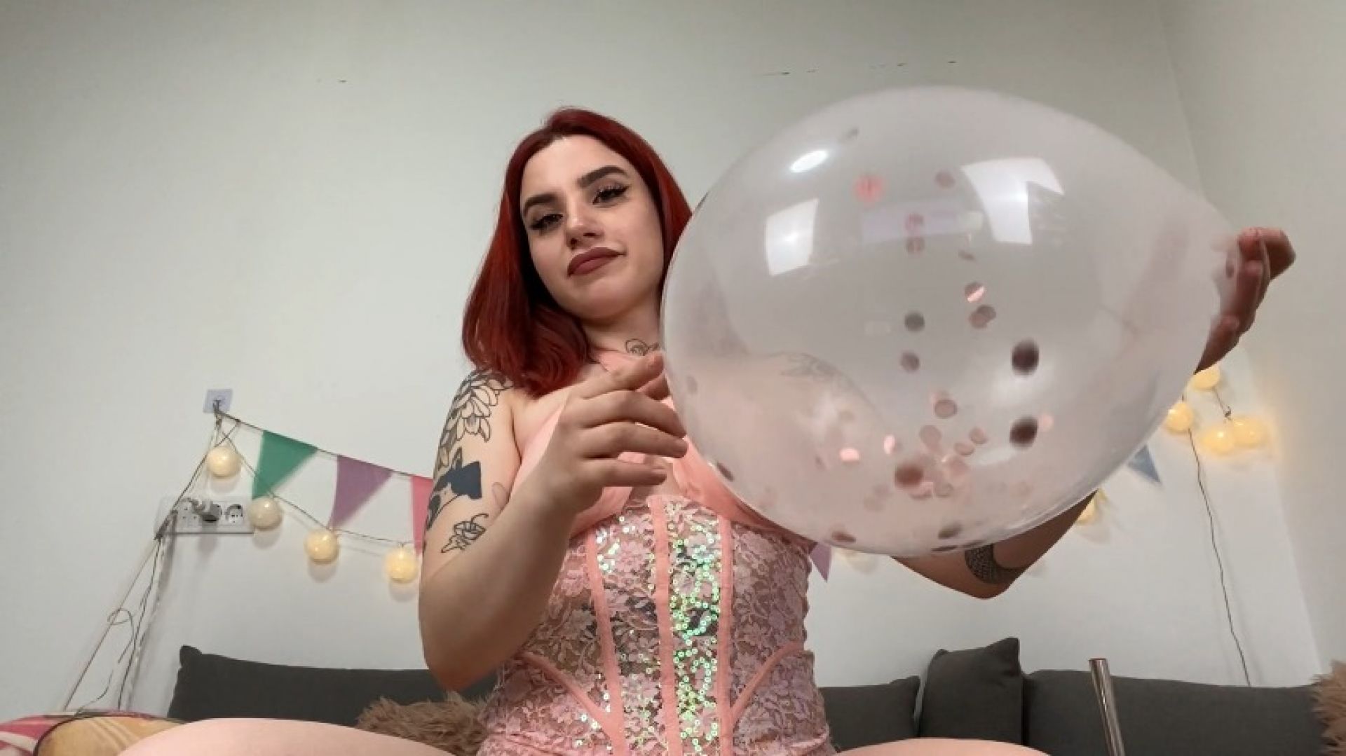 AdeleHandy:Confetti Balloon Blowing non pop