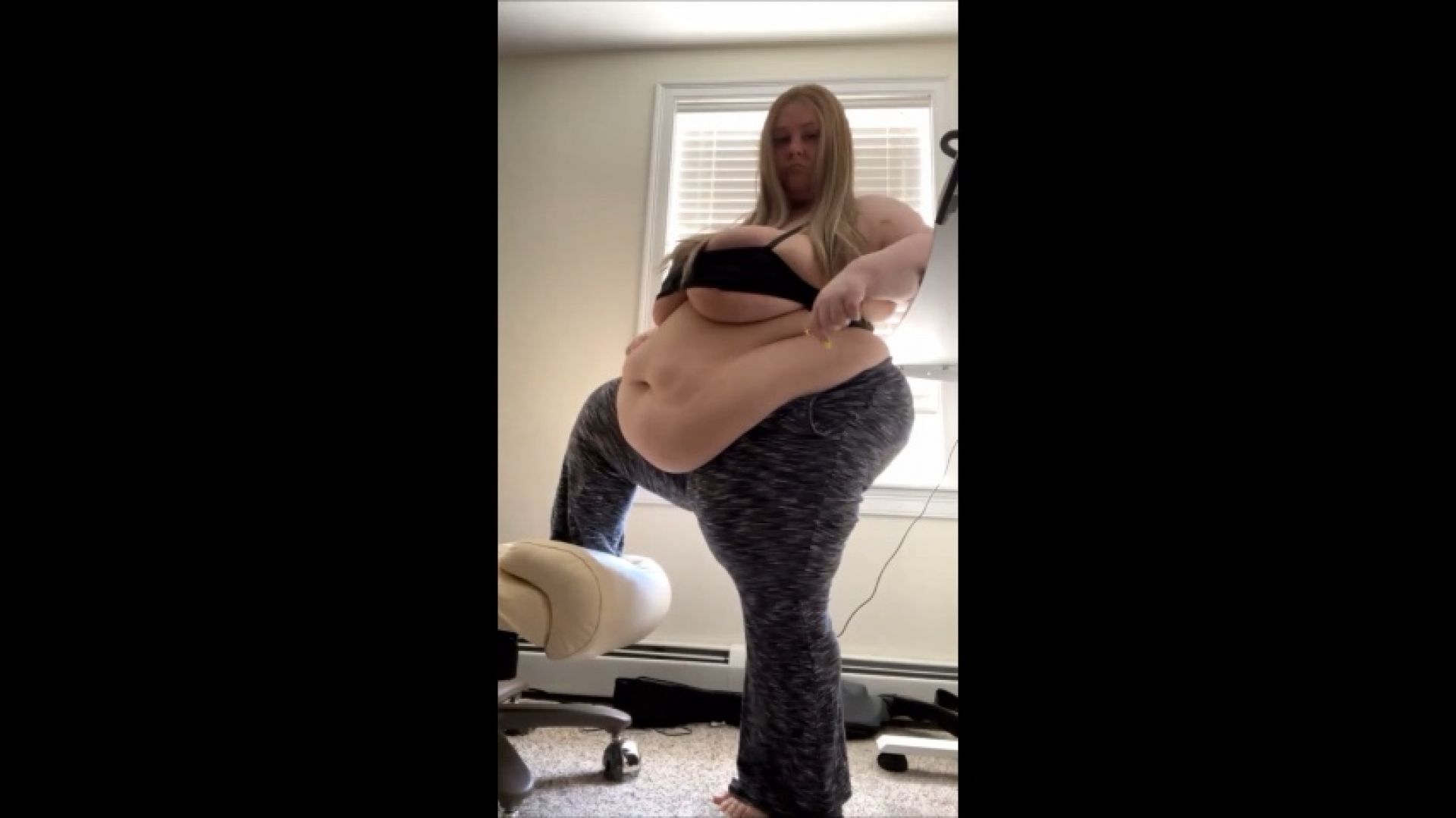 Brittneylovebliss:SSBBW Stretchy Pants and 4XL Bralette Livestream