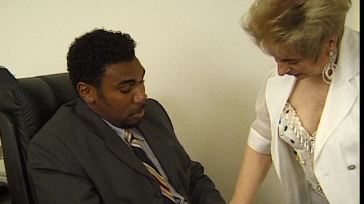 videogirl002:My big cock impresses her at the job interview