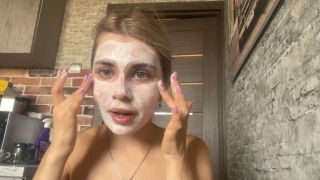 kinkybitch69 - Spa day eye and face cum, piss treatment - ManyVids