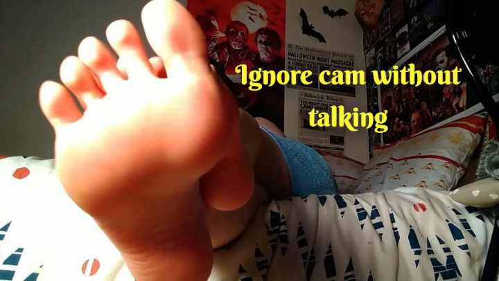 Ignore cam I show my feet Hardcelia