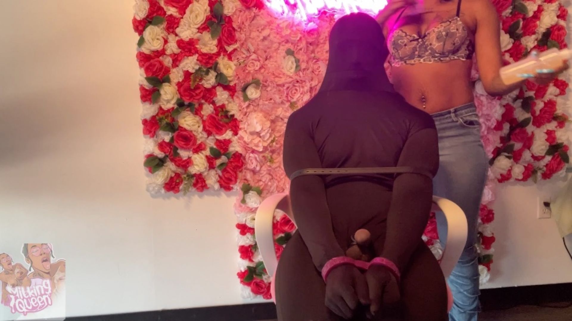 DevilHandsMo:Chair Bounded