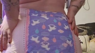 [324.67 MB] - Wearing a diaper for the first time - BunnyBFae