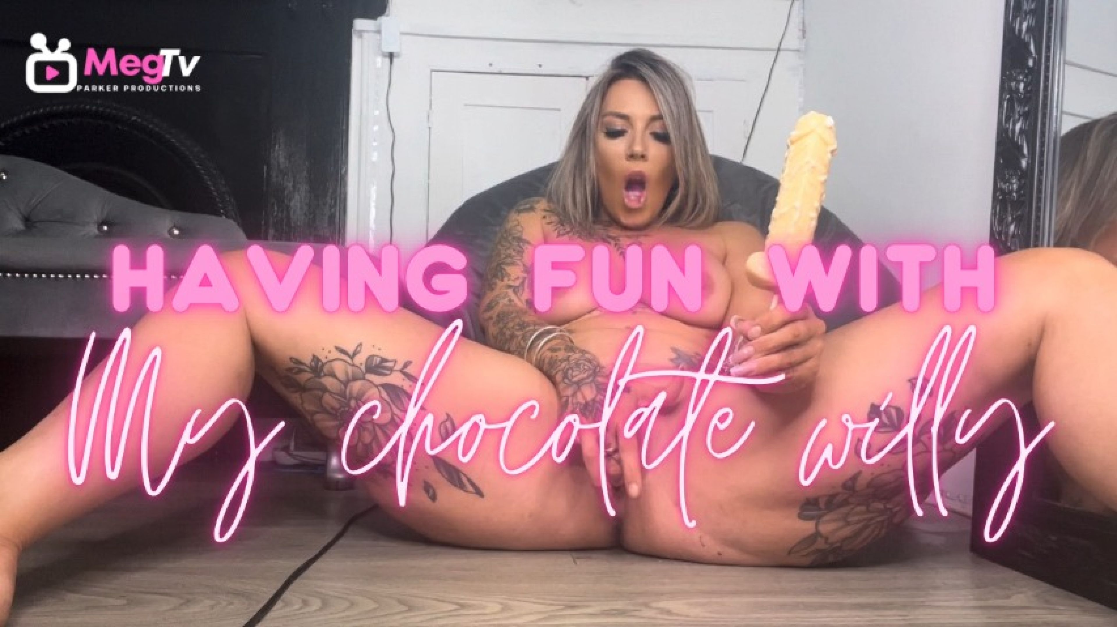 Megan_pkr:Having fun with my chocolate willy