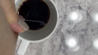 [351.70 MB] - Lactating into a Coffee Cup - SexyMomof4