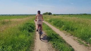 [1.63 GB] - I ride my bike naked - Julia Meow