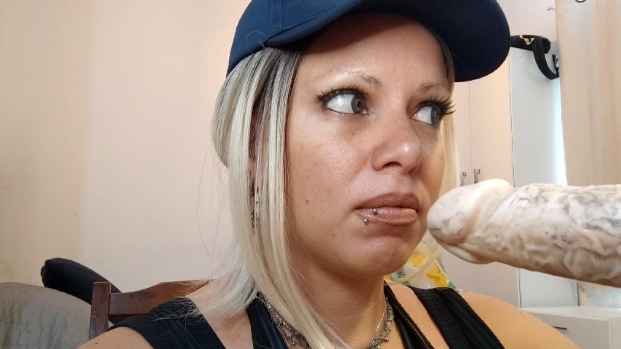 Maxine_C:Bizarre fuck to the bully... After humiliating him