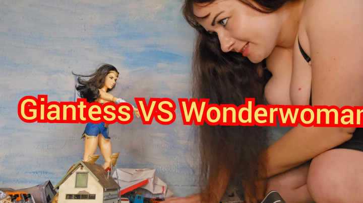 leaked Giantess VS Wonderwoman thumbnail