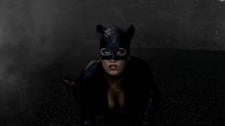 [1.82 GB] - Katwoman Prowls Into A Prison Cage 3way - Valentina Dark