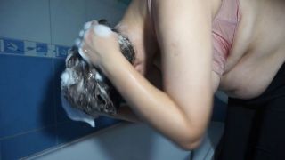 [229.86 MB] - Washing hair in tub - Lilyarmel