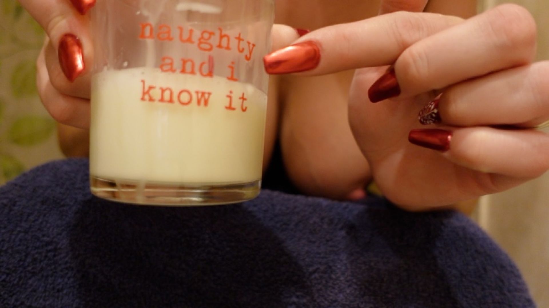 leaked Expressing milk into a cup and swallowing video thumbnail