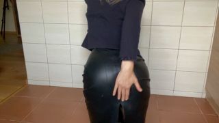 [2.46 GB] - Pee games. Pissing compilation - Extreme_Violette